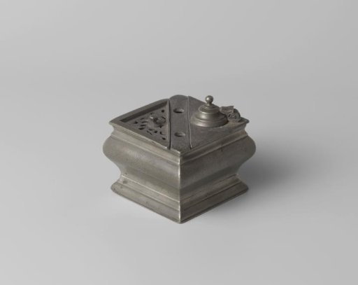 Tin inkstand with triangular compartments