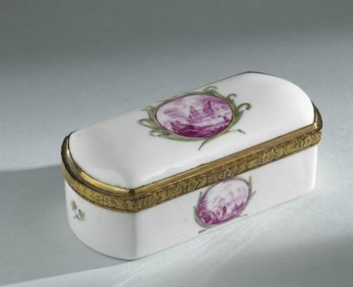 Snuffbox