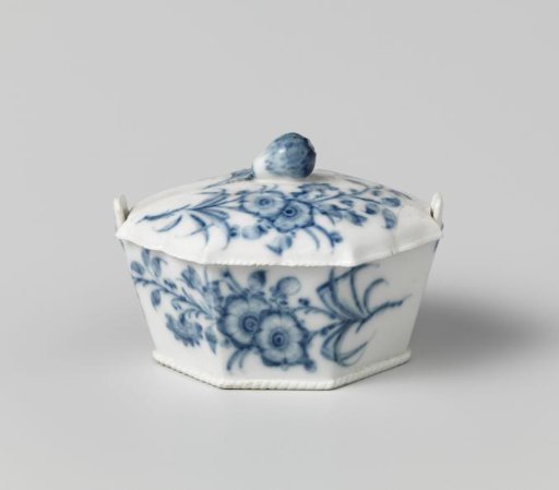 Butter boat, painted with flower sprigs and butterflies