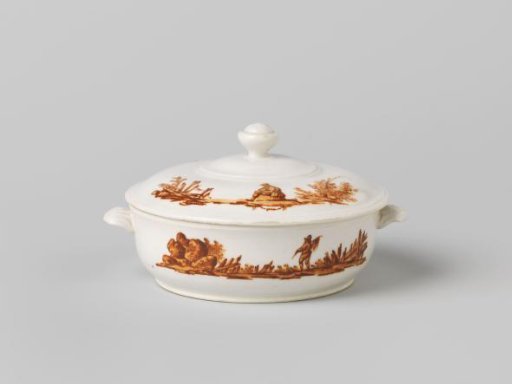 Lid of a butter boat, painted with landscapes with figures