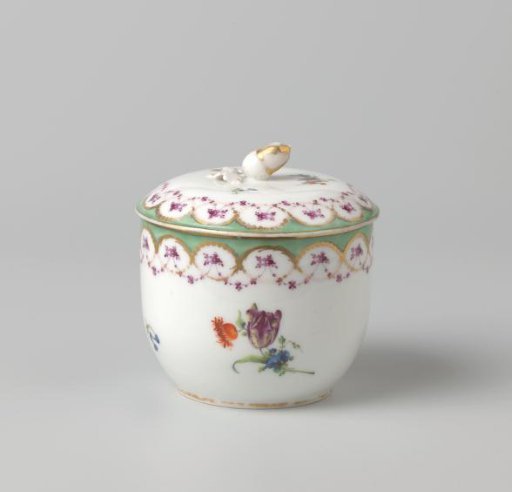 Lid of a sugar pot from a tea service