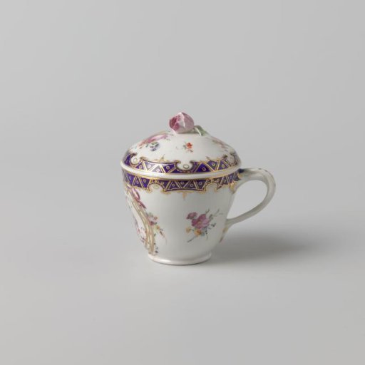 Lid of a chocolate cup