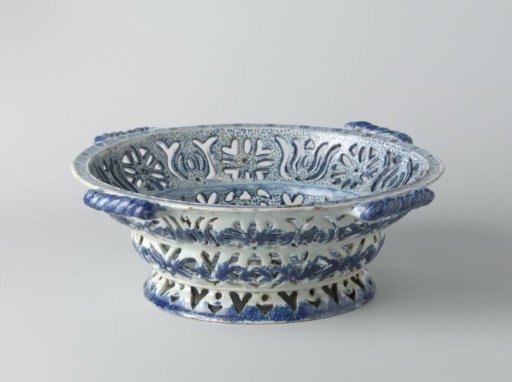 Fruit Bowl of Openwork Earthenware in Blue and White