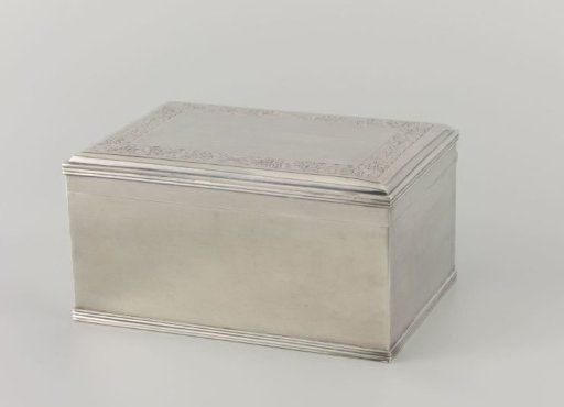 Drum of plain silver