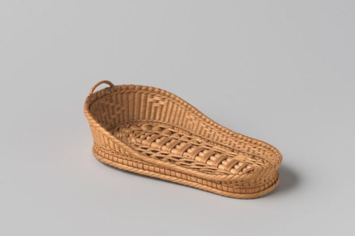 Cradle made of split willow twigs