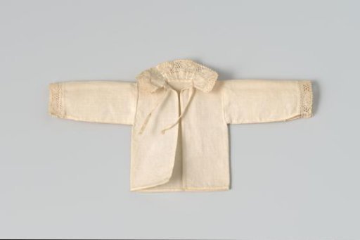 Shirt of linen, collar and cuffs trimmed with bobbin lace