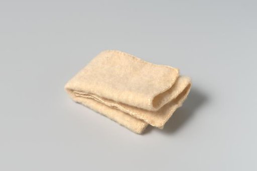 Blanket of white wool, trimmed with silk thread