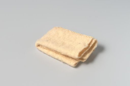 Blanket of white wool, trimmed with silk thread