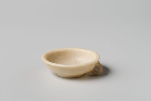 Dish of alabaster