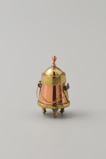 Snuffer with domed lid and knob