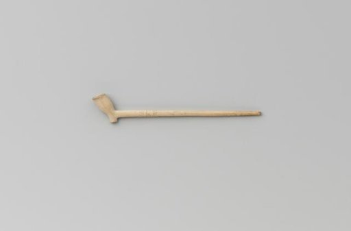 Pipe with incised border decoration around the stem and the rim of the bowl