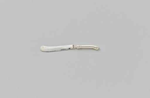 Miniature knife