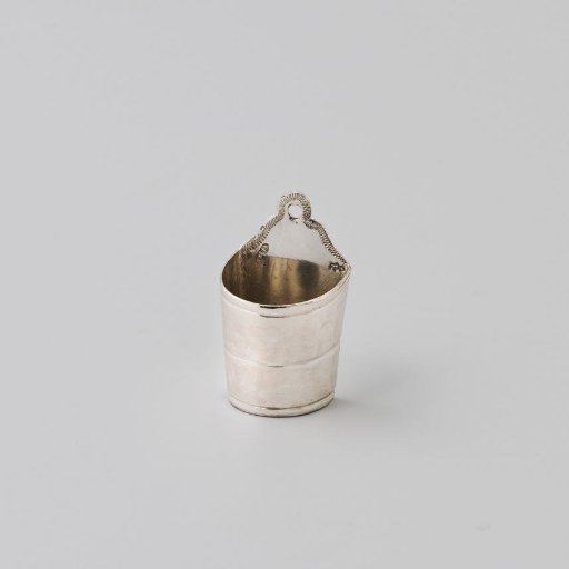 Miniature soap dish