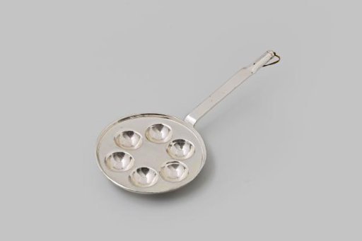 Miniature egg poacher