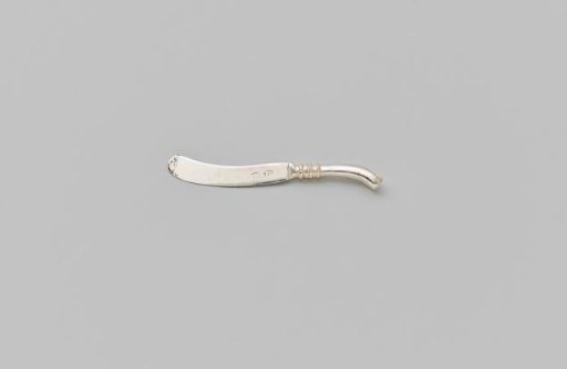Miniature table knife