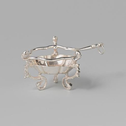 Silver table warmer with handle