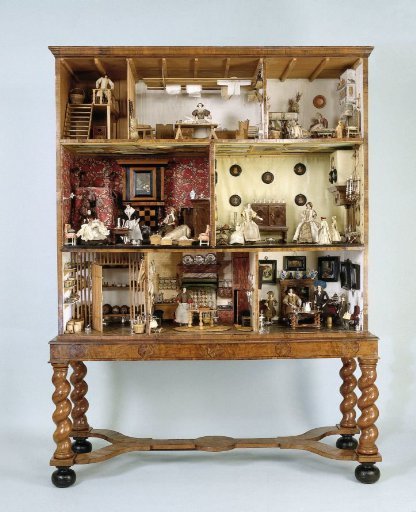 Dolls’ house of Petronella Dunois