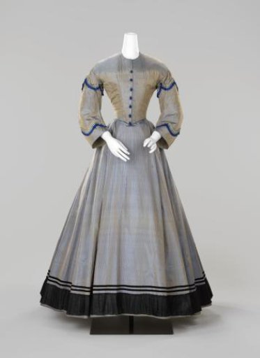 Pointed bodice of purple-white striped changeant taffeta, with gathered striped ribbons with black-white checks and blue edges; the sleeves are missing