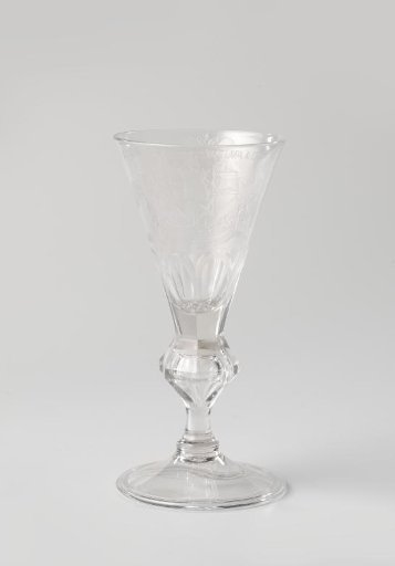 Chalice glass with a three-master and the coat of arms of the city of Amsterdam