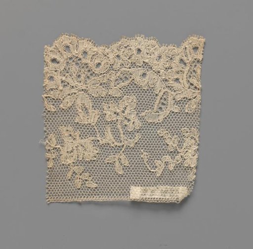 Steel bobbin lace with tulle ground