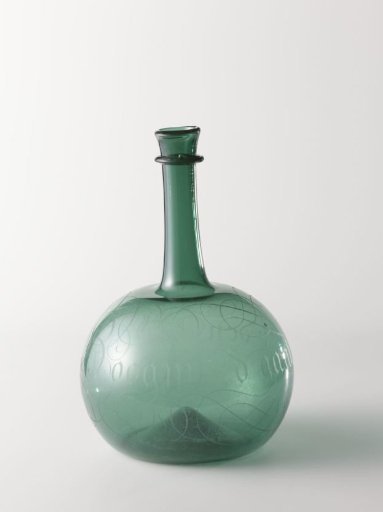 Bottle with the inscription: Pride goes before a Fall