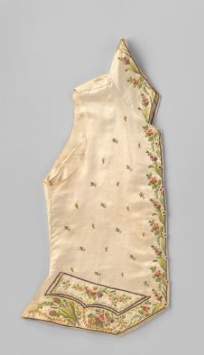 Waistcoat of cream satin embroidered with multicolour silk embroidery, with a diagonally cut front, standing collar and flaps without pockets