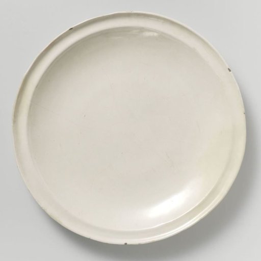 Flat round dish