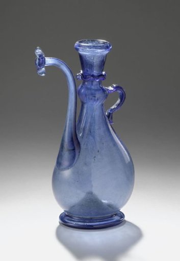 Ewer with pear-shaped body