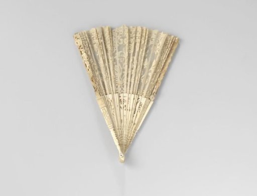 Folding fan with leaf of bobbin lace (Valenciennes) on a mount of carved ivory