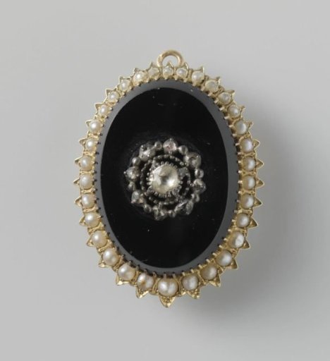 Brooch