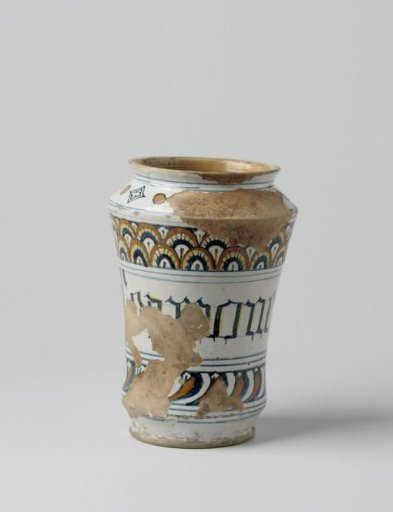 Pot, cylindrical in shape, with inscription: "SCAMONEIA"