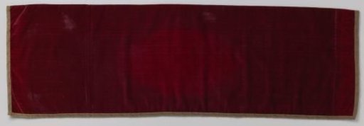 Carpet of red silk velvet with a satin lining