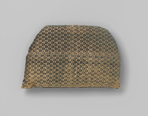 Small cloth decorated with a sprinkling pattern of blue palmettes