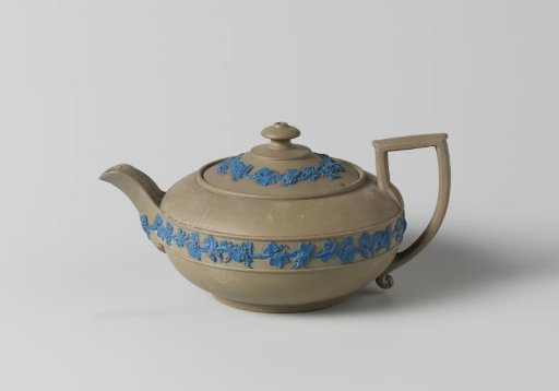 Teapot with lid of hard-baked earthenware; Wedgwood.
