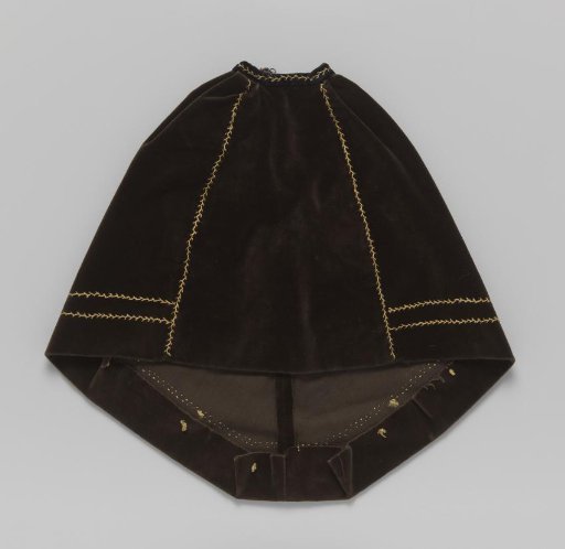 Skirt of brown velvet with light brown embroidery