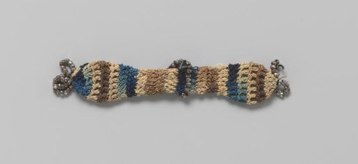 Purse, cream, blue and brown striped, crocheted, with four Spielmarken