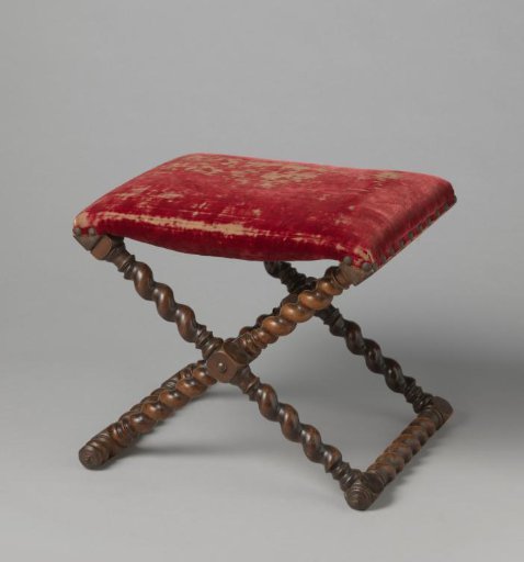 Stool of walnut