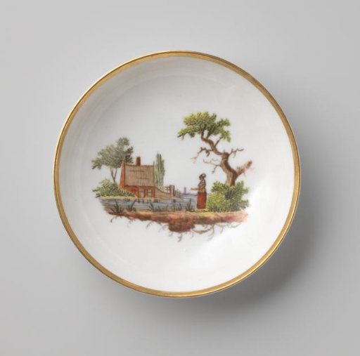 Saucer with a river view