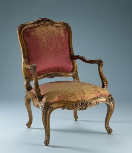 Armchair of walnut