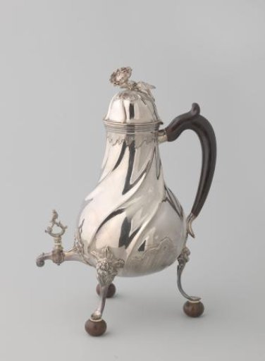Jug, pear-shaped, twisted, with frosted rims