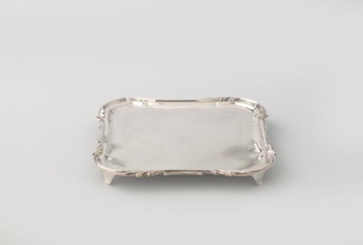 Sheet, square, with slightly projecting and hanging corners, resting on four legs