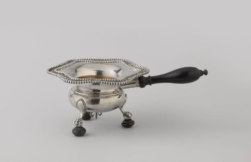 Pipe bowl with stem and arched wall with six recessed corners