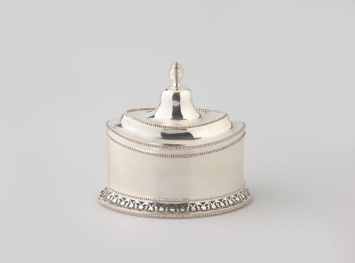 Tobacco pot, oval, with pearl borders and pierced plinth