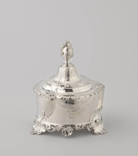 Tobacco pot of silver