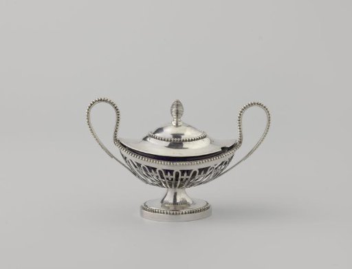 Mustard pot, pointed oval, with pierced wall with pearl borders