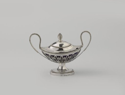 Mustard pot, pointed oval, with pierced wall with pearl borders