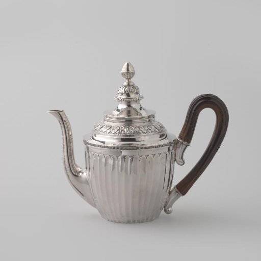 Teapot, Round, with Fluting and Acanthus Leaf