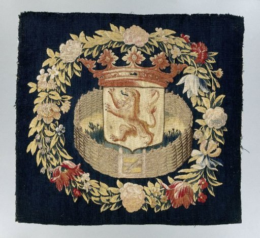 Pillowcase with the coat of arms of Holland in the Dutch garden