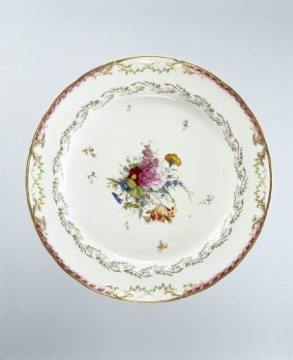 Plate, belonging to a service decorated with a ribbon motif with leaves, flower bouquets and scattered flower sprays