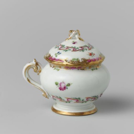 Lid of paste pot, belonging to a service with a swirled ribbon motif with leafy branches, floral bouquets, and scattered flower branches